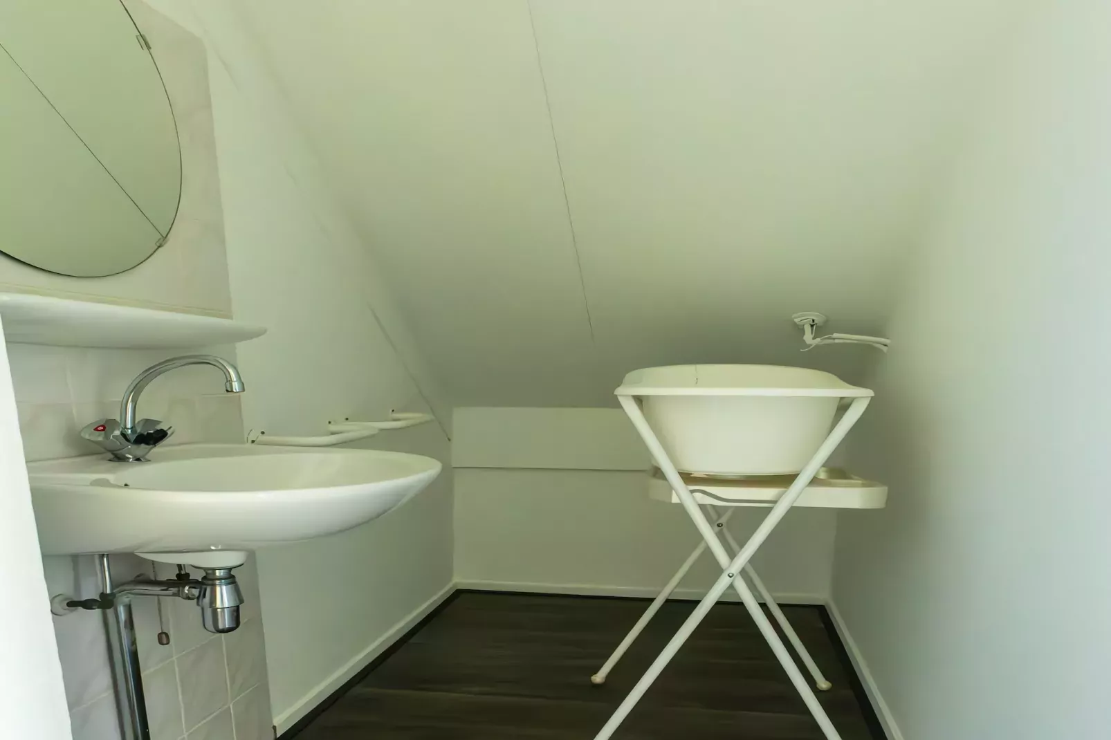 NR 44-Bathroom