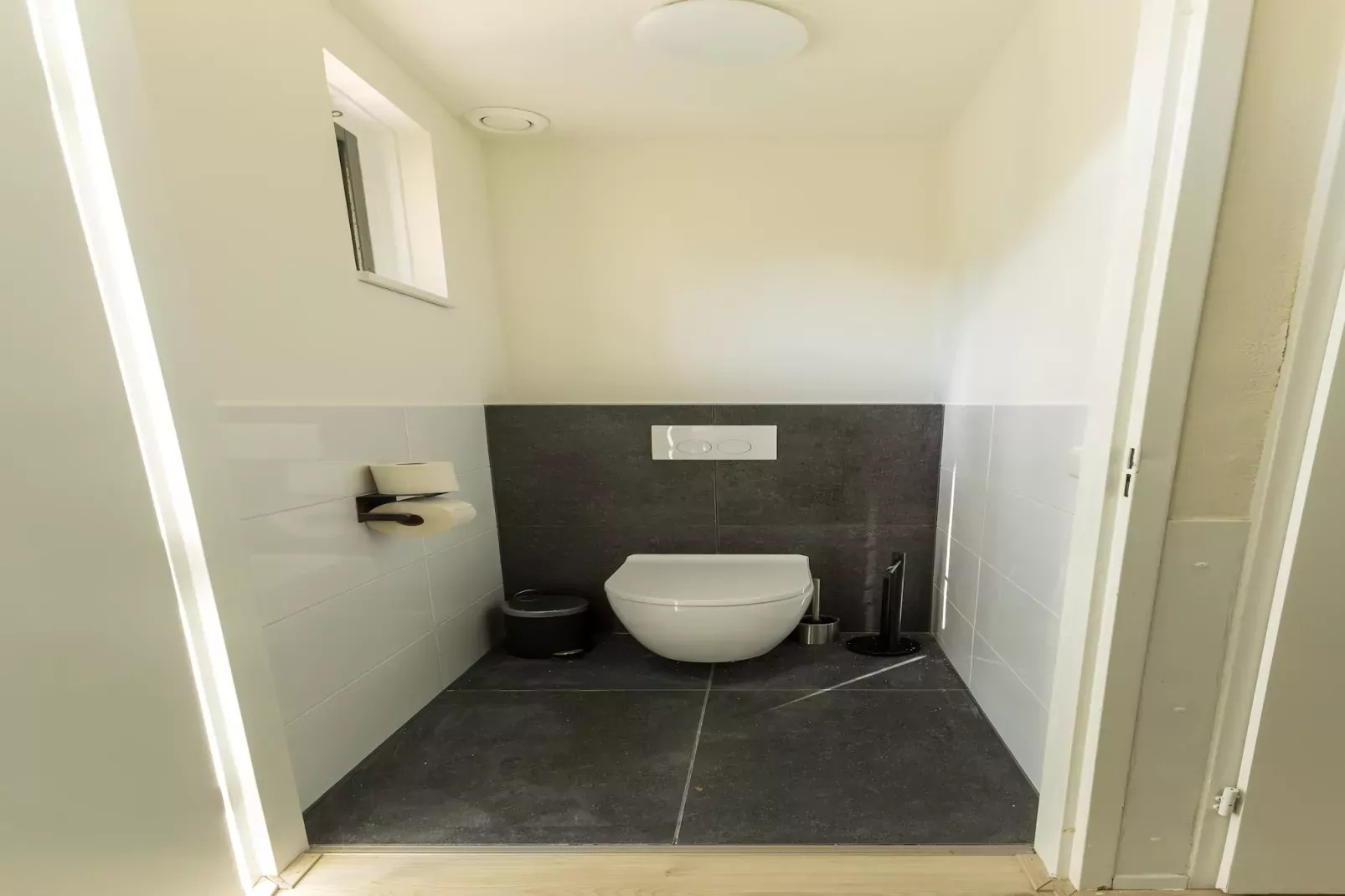 NR 44-Bathroom