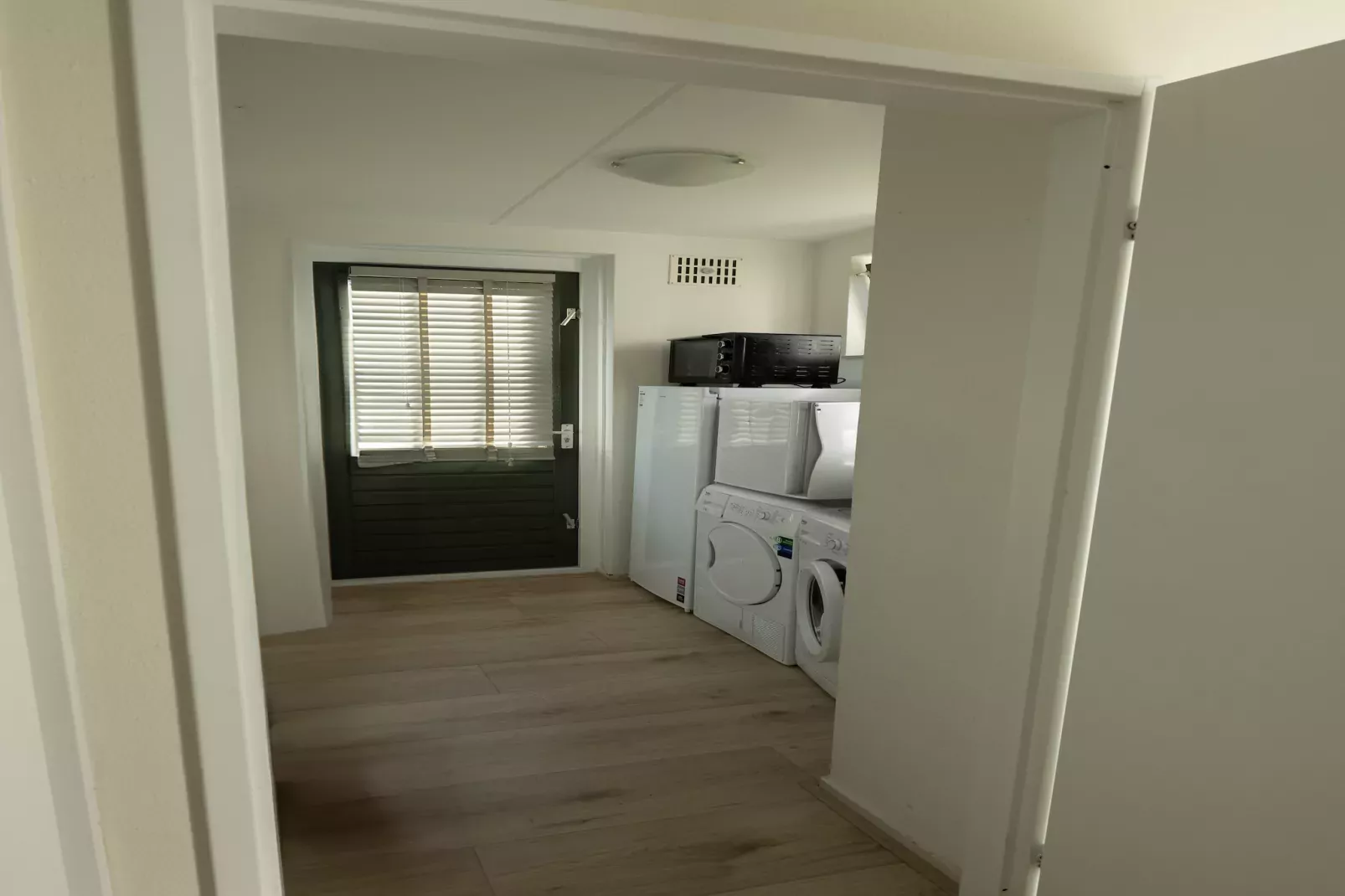 NR 44-Bathroom