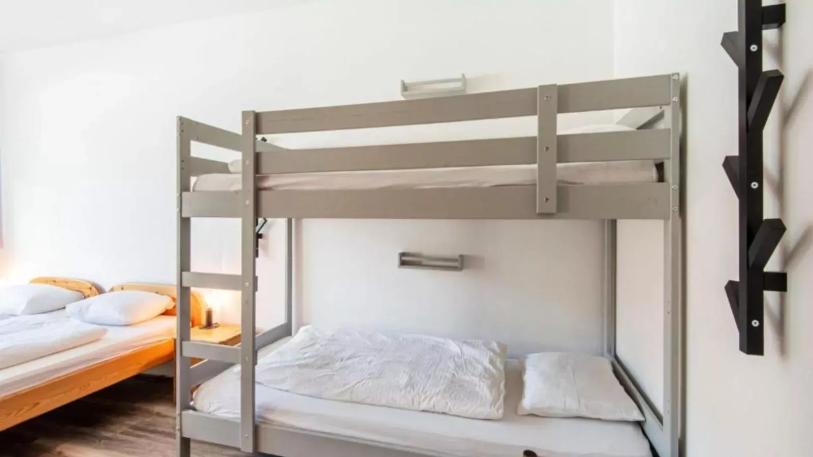 Yunique-Bedroom