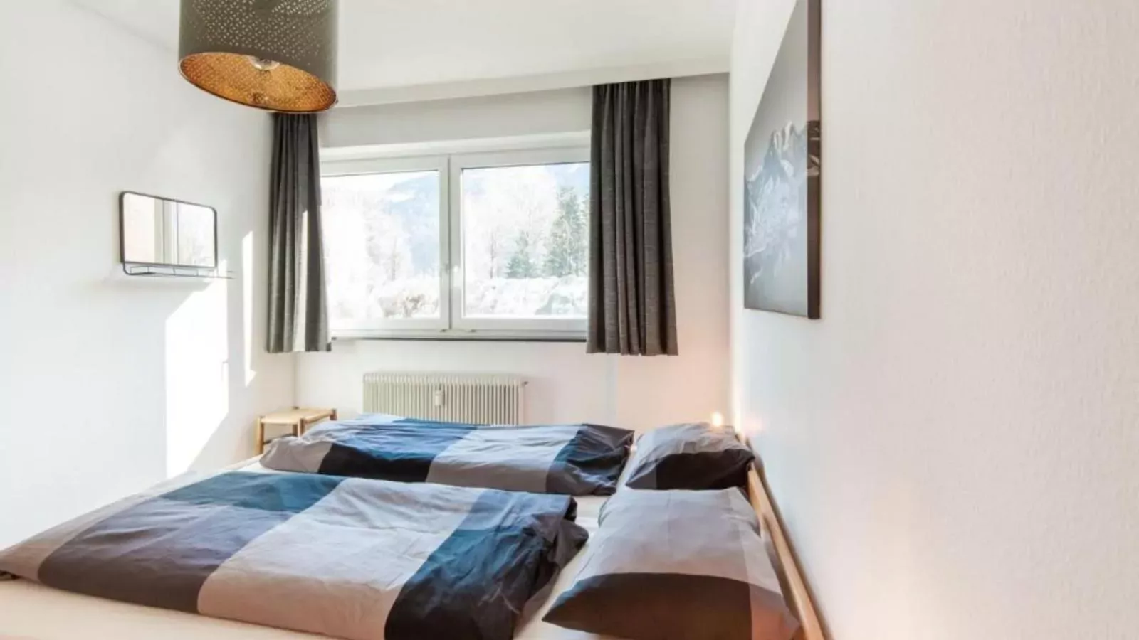 Yunique-Bedroom