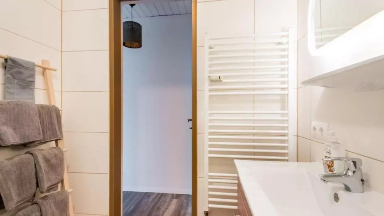 Yunique-Bathroom