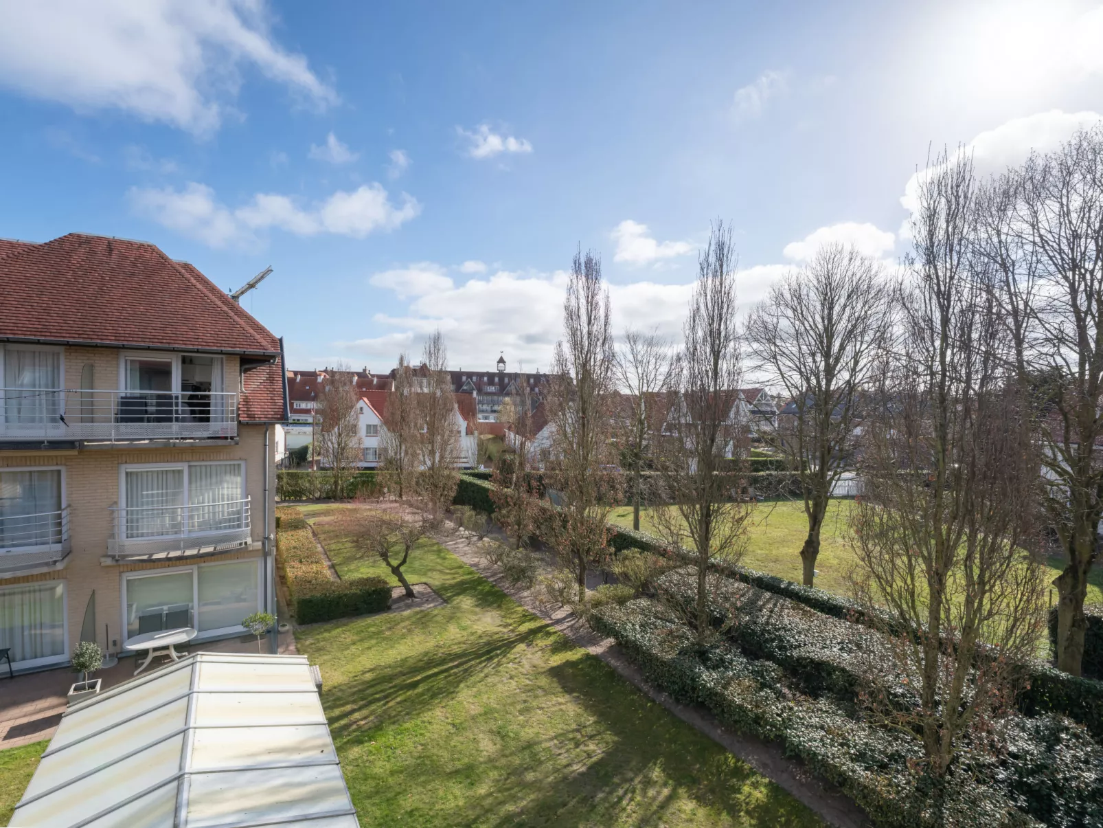 Appartment with beach cabine and parking-Draußen