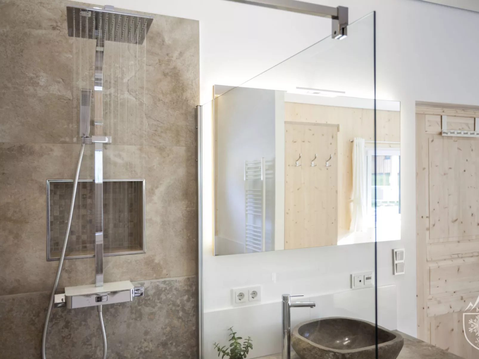M2 Swim Spa 8-Inside