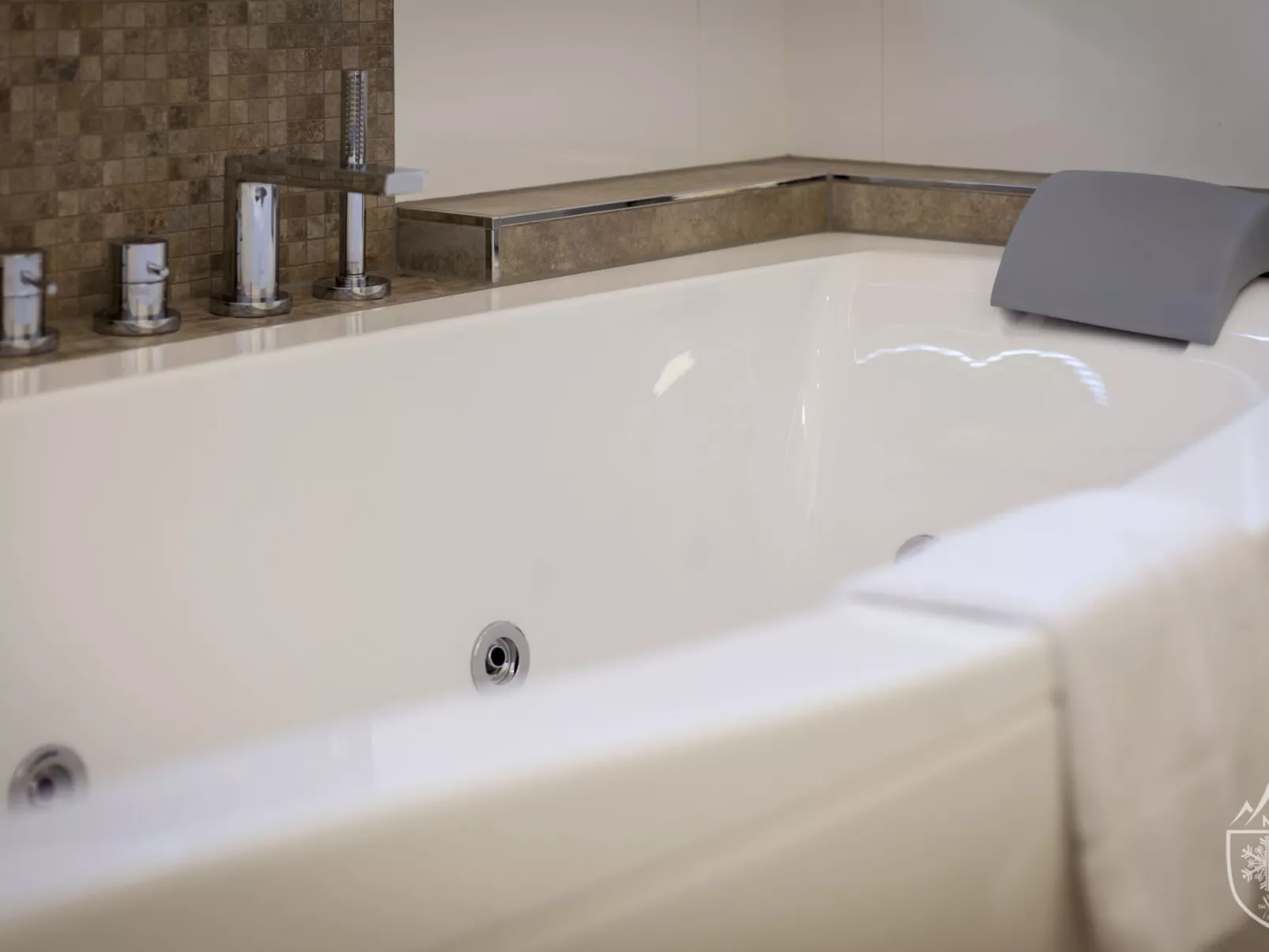 M2 Swim Spa 8-Inside