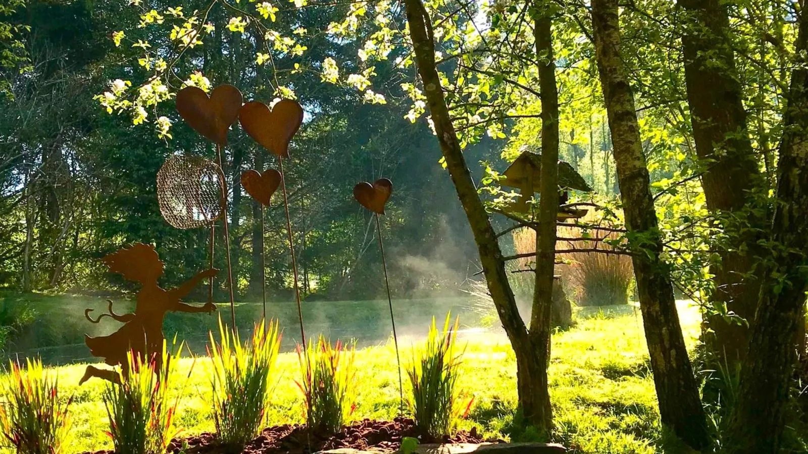 La Linotte-Gardens summer