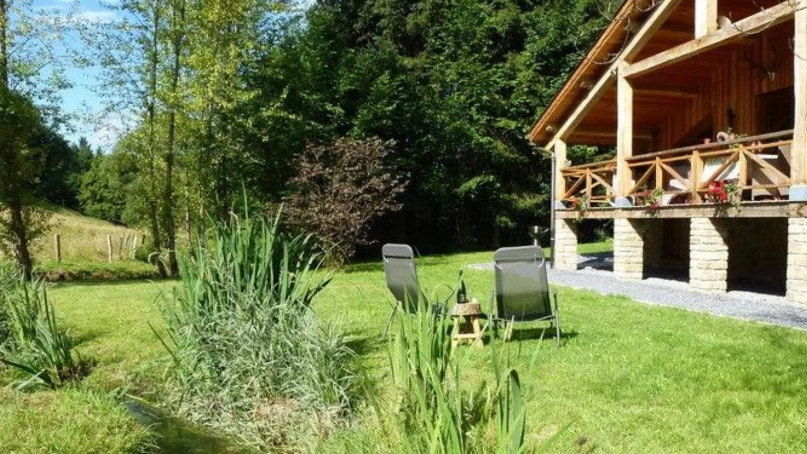 La Linotte-Gardens summer