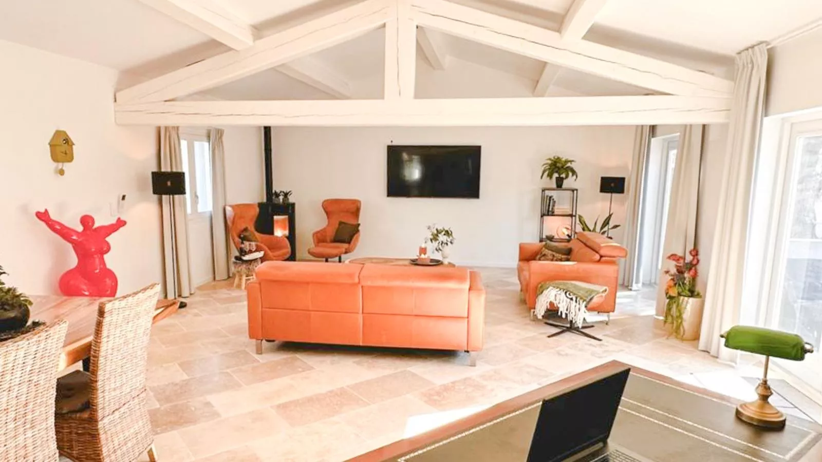 Lunes-Living room