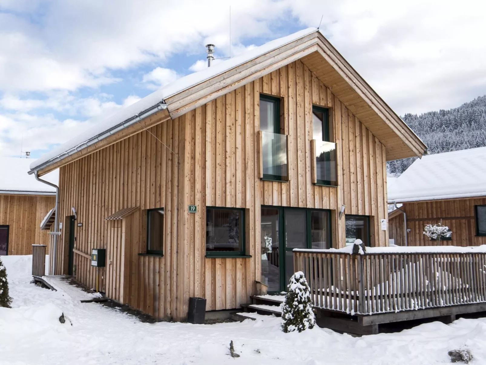 Superior # 15 mit IR-Sauna & Sprudelbad-Outside