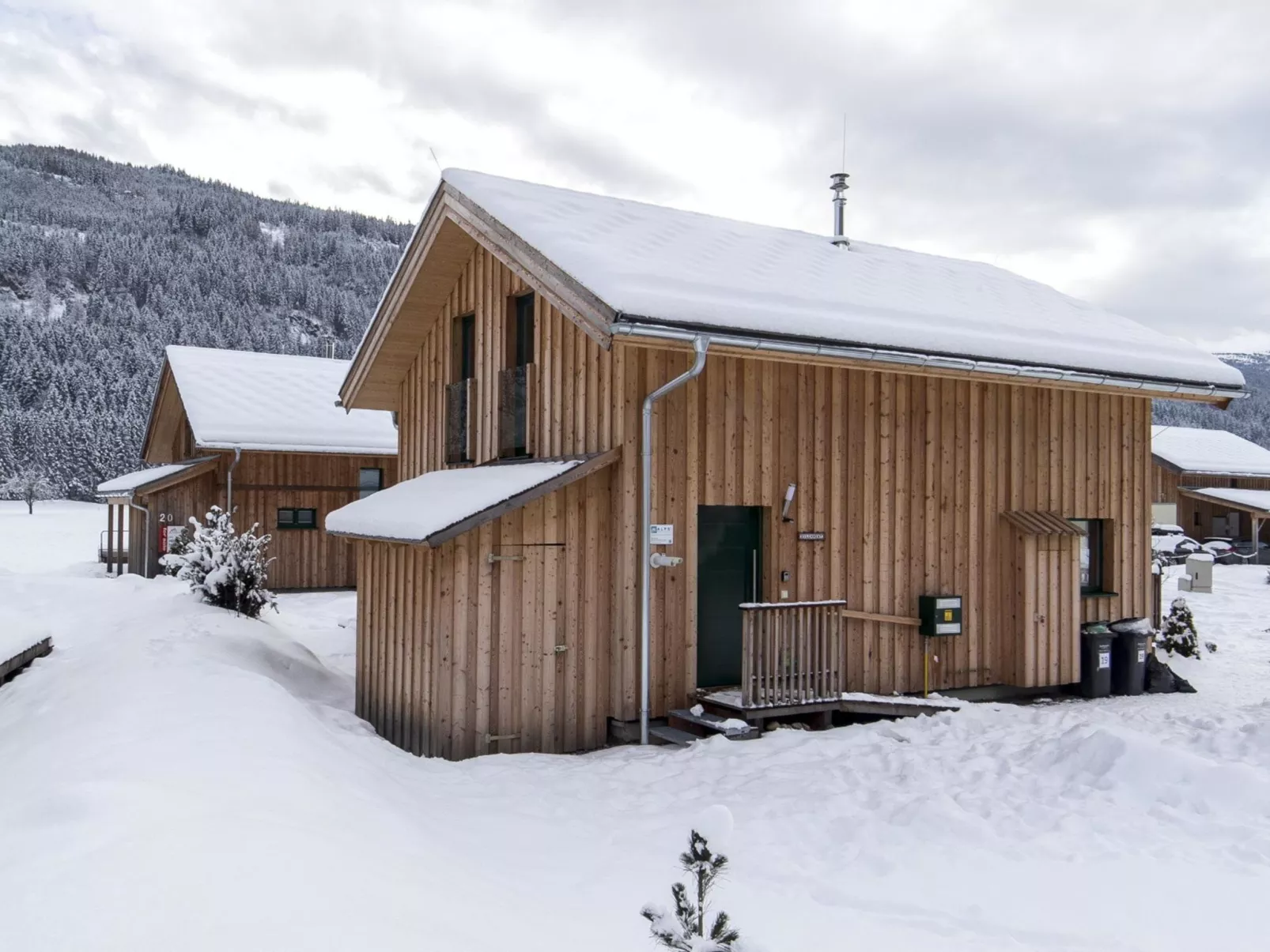 Superior # 15 mit IR-Sauna & Sprudelbad-Outside
