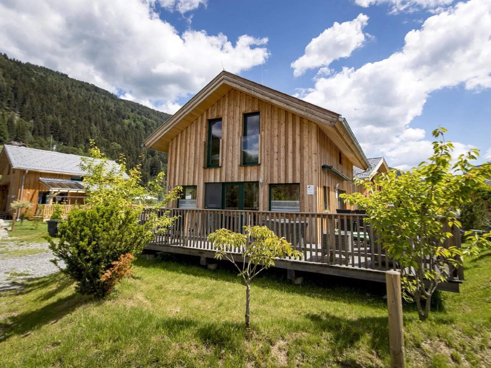 Superior # 15 mit IR-Sauna & Sprudelbad-Outside