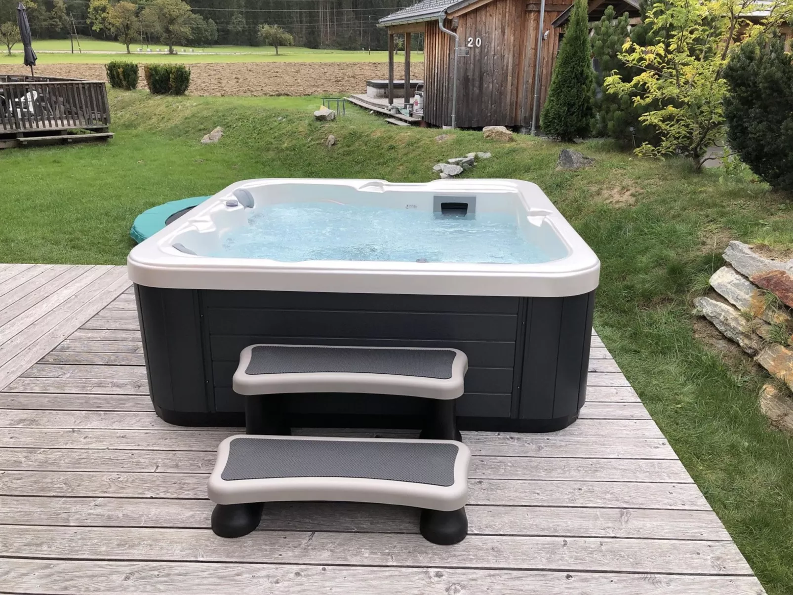 Superior # 15 mit IR-Sauna & Sprudelbad-Outside