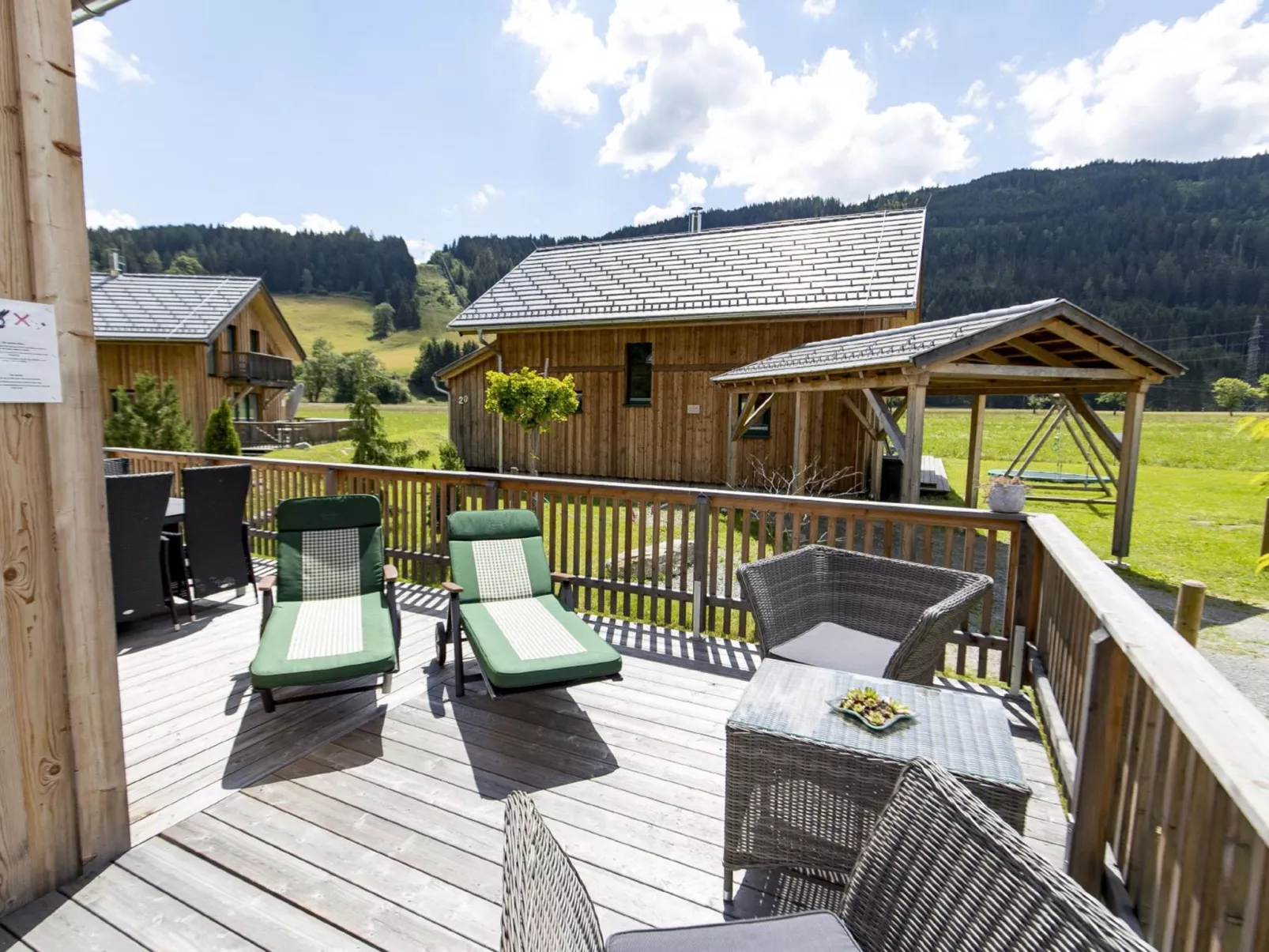 Superior # 15 mit IR-Sauna & Sprudelbad-Outside