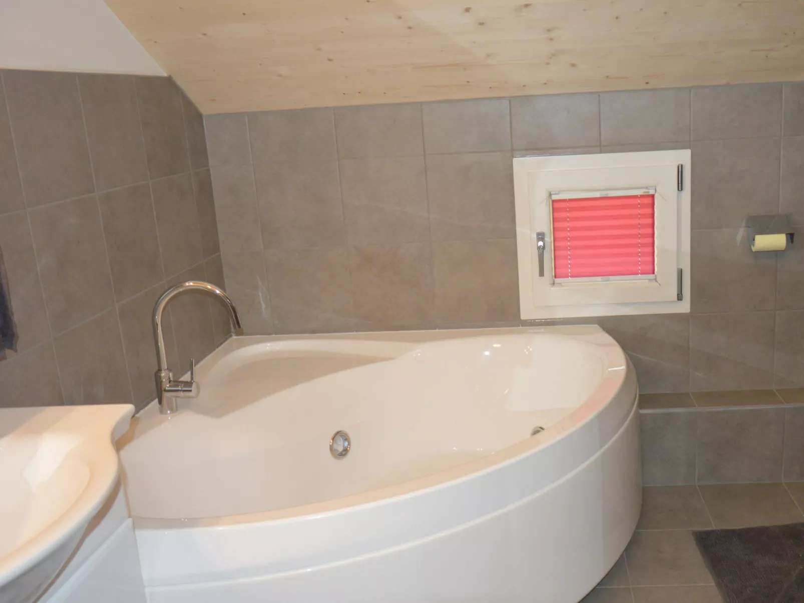 Superior # 15 mit IR-Sauna & Sprudelbad-Inside