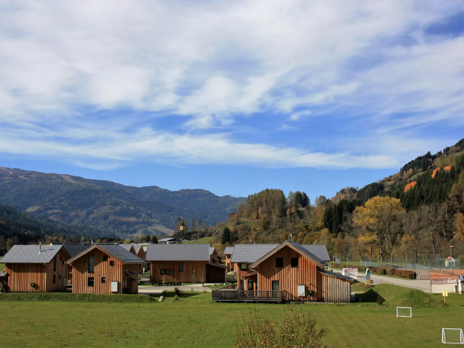 Superior # 15 mit IR-Sauna & Sprudelbad-Outside