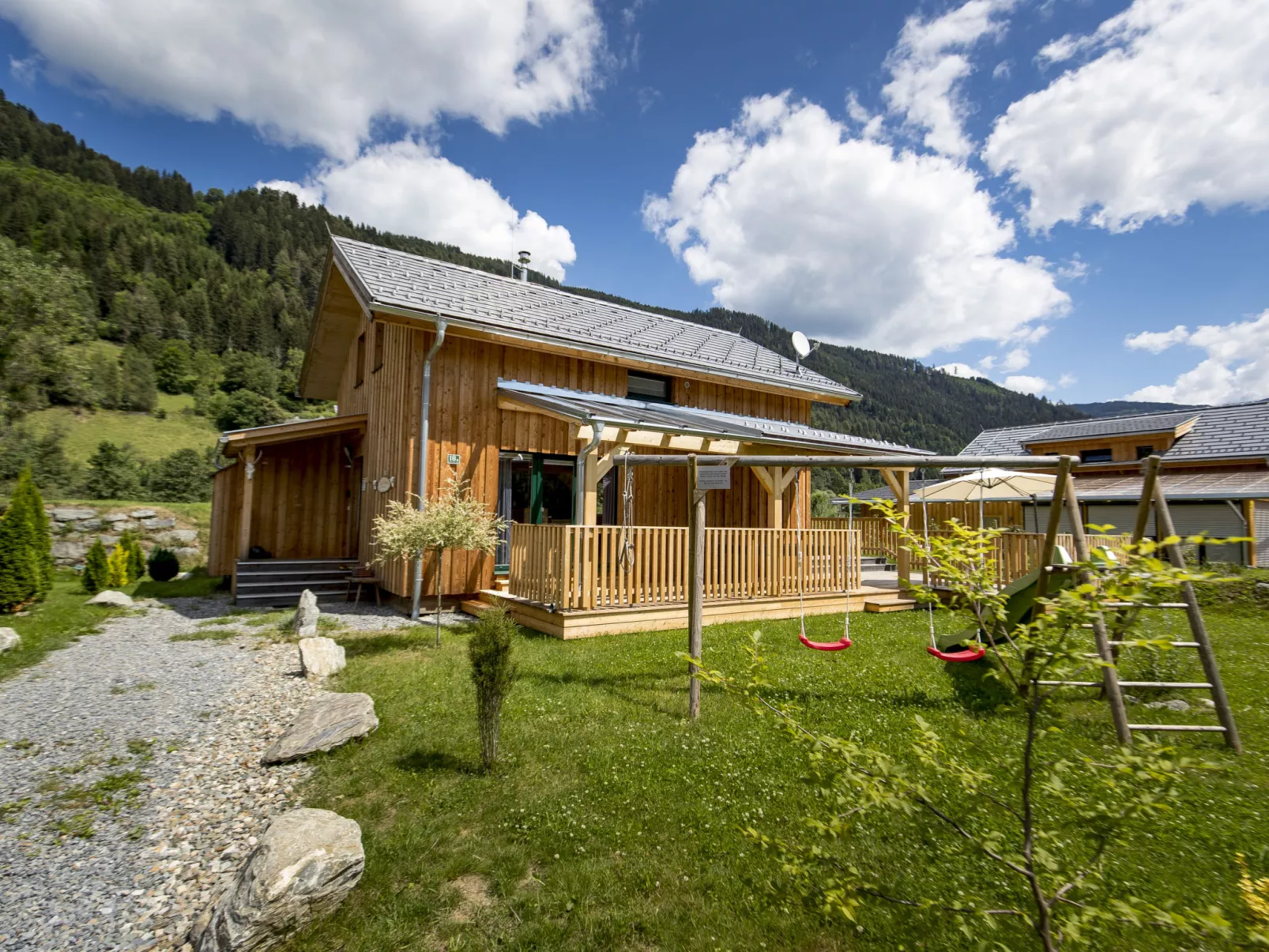Superior # 15 mit IR-Sauna & Sprudelbad-Outside
