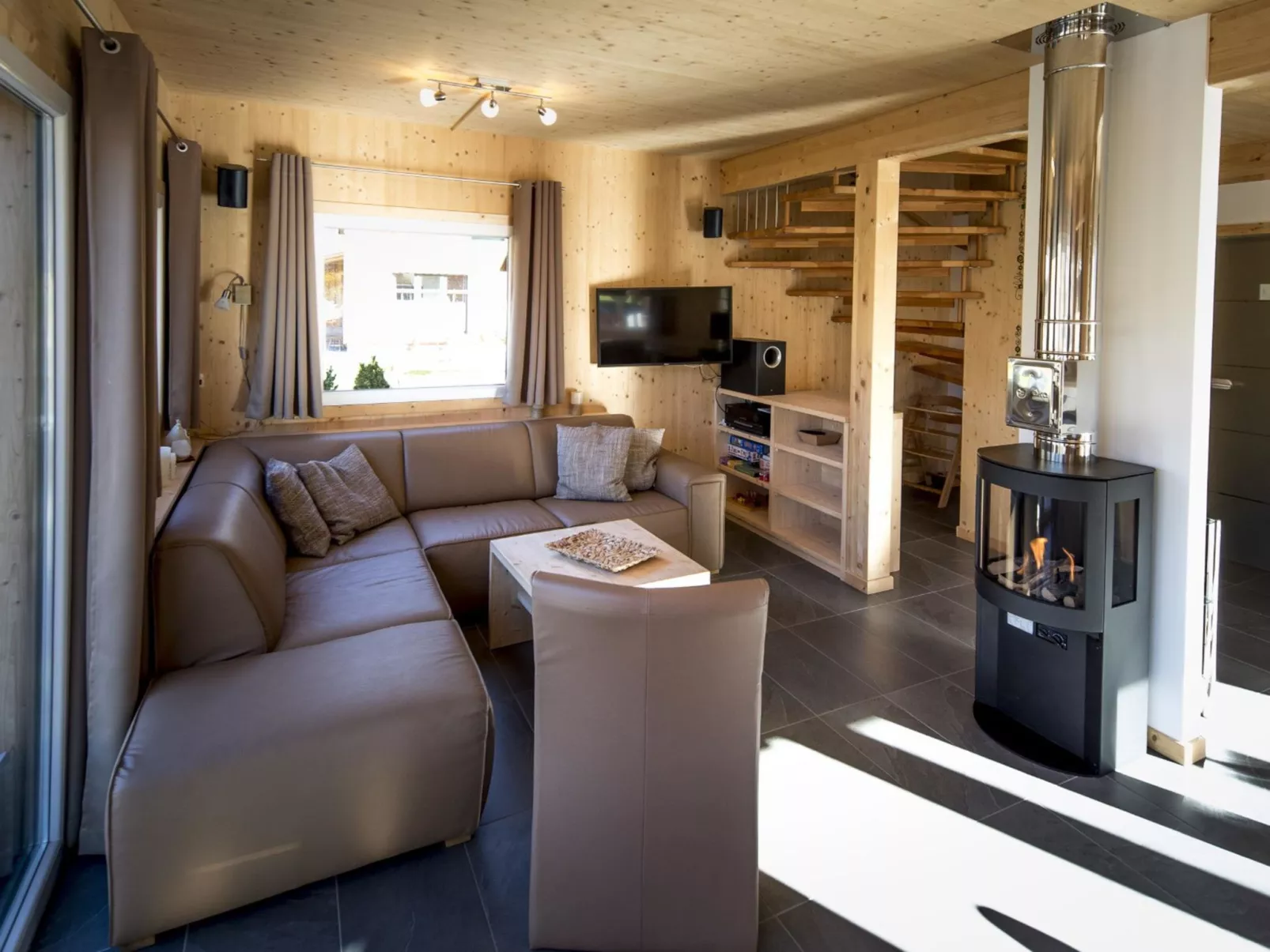 Superior # 15 mit IR-Sauna & Sprudelbad-Inside
