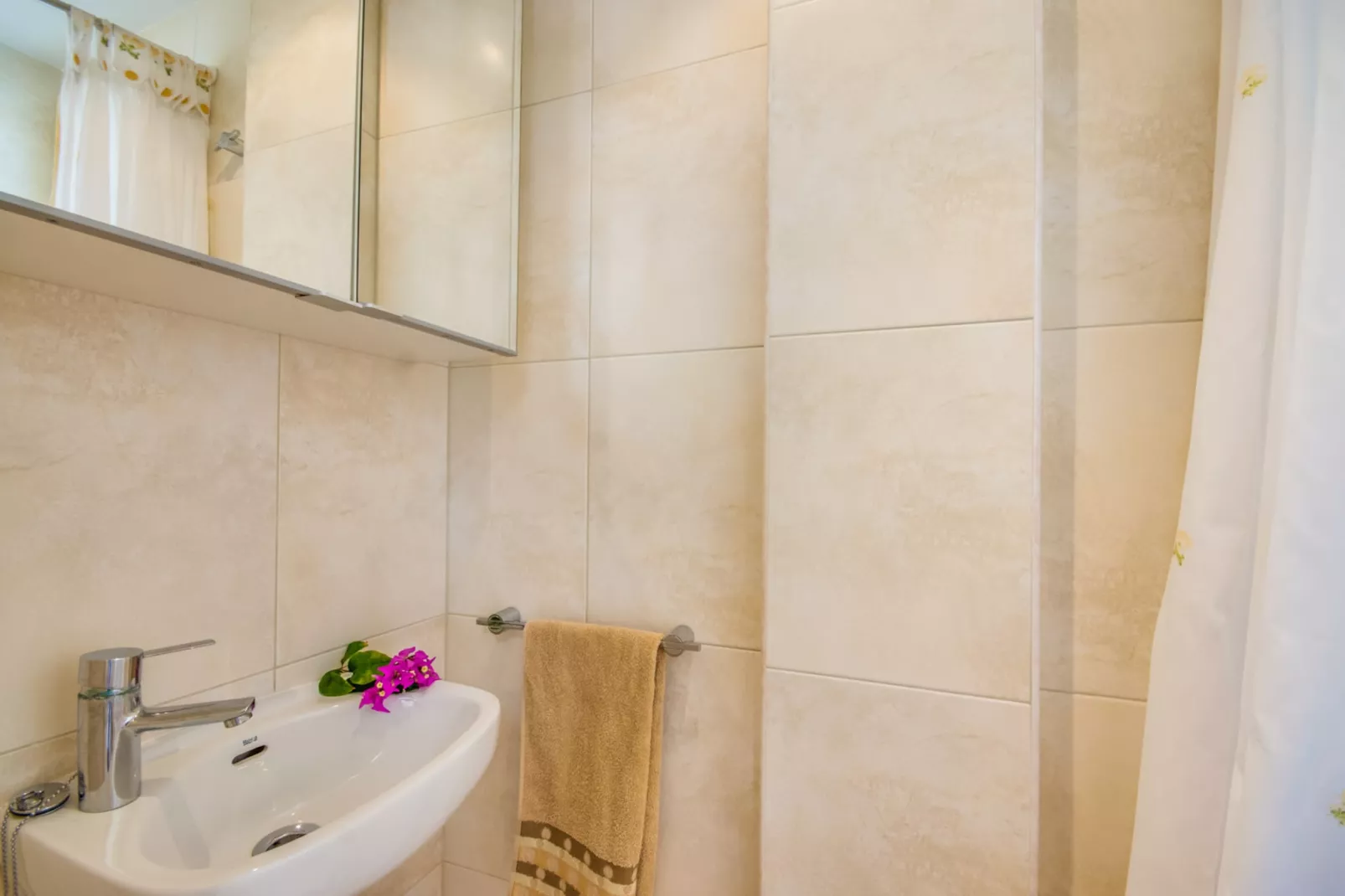 Tarongina-Bathroom