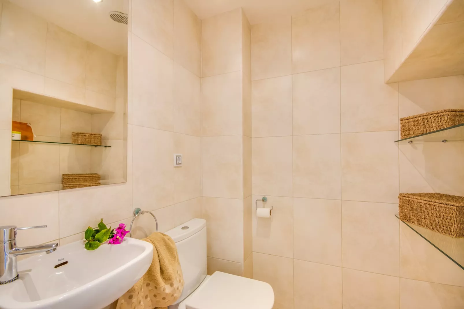 Tarongina-Bathroom