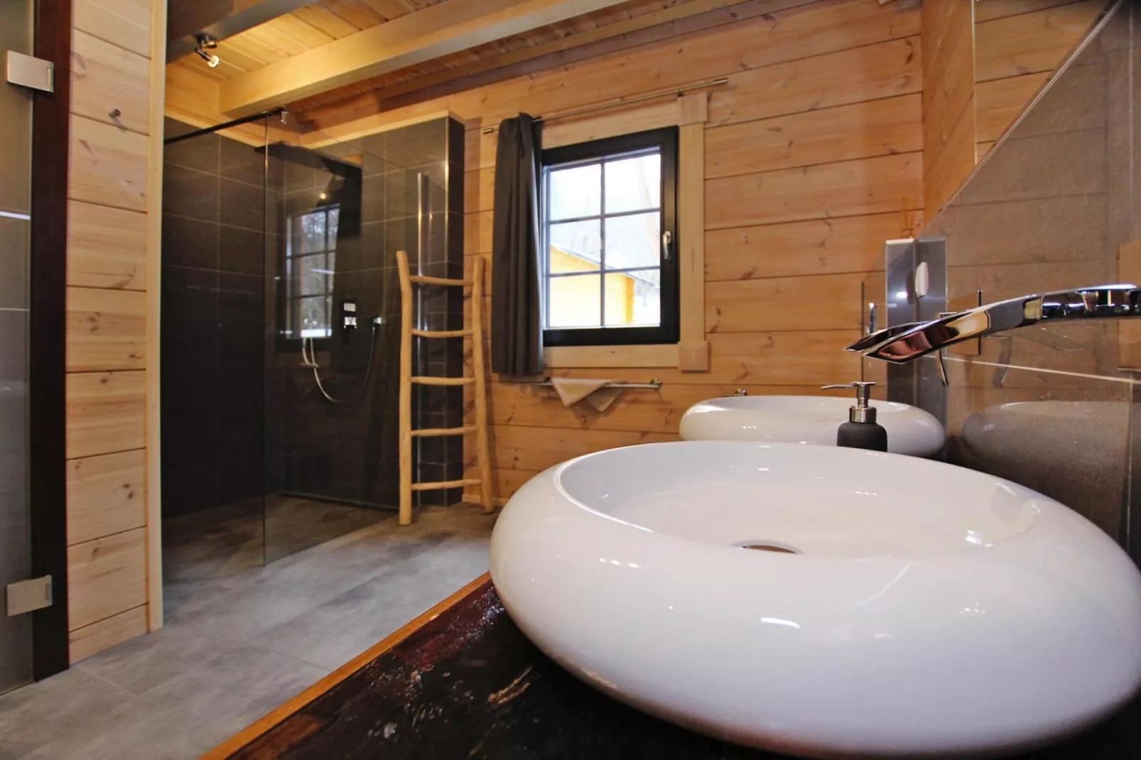 7 Personen-Bathroom