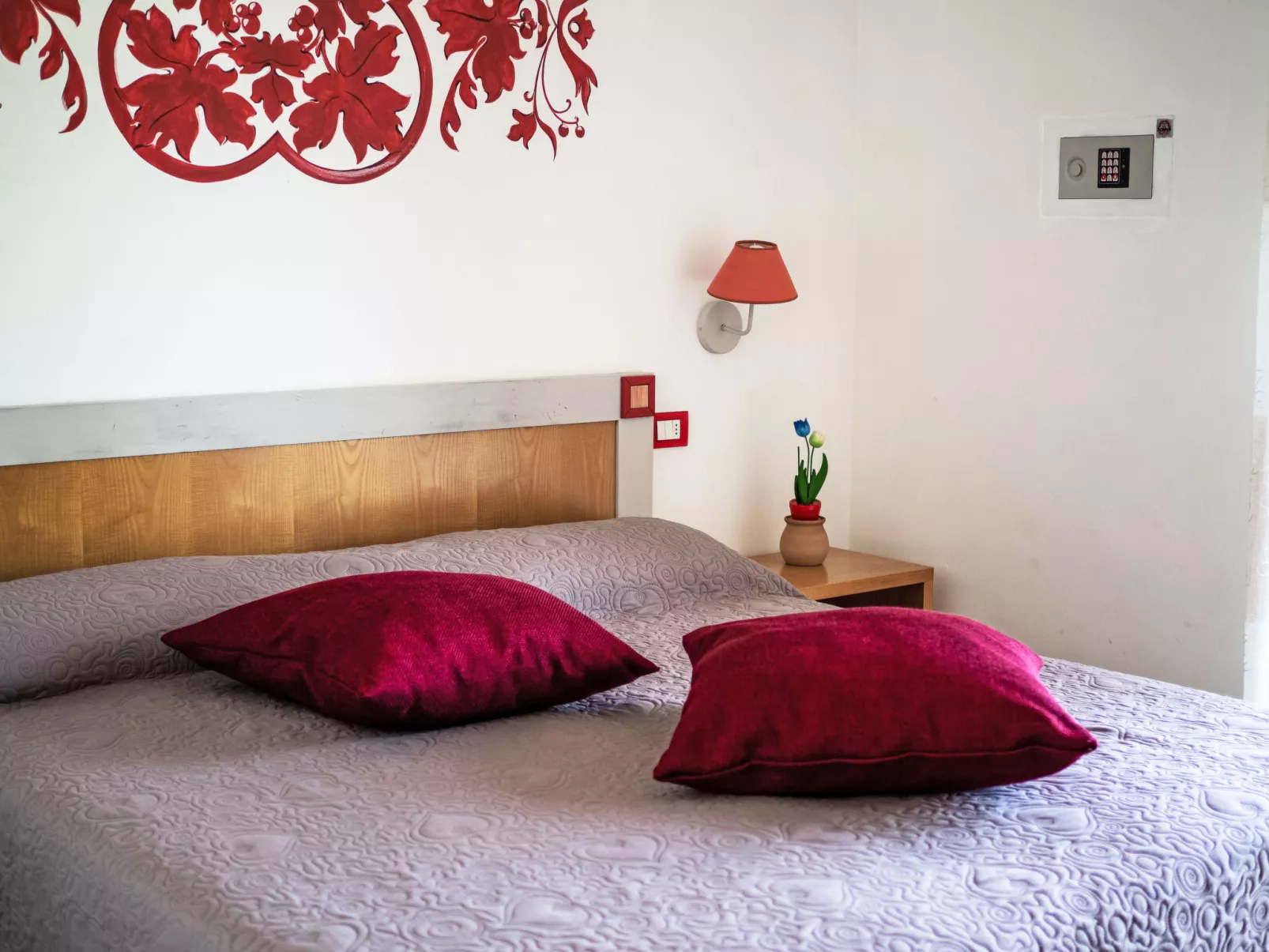 La Rocca-Inside
