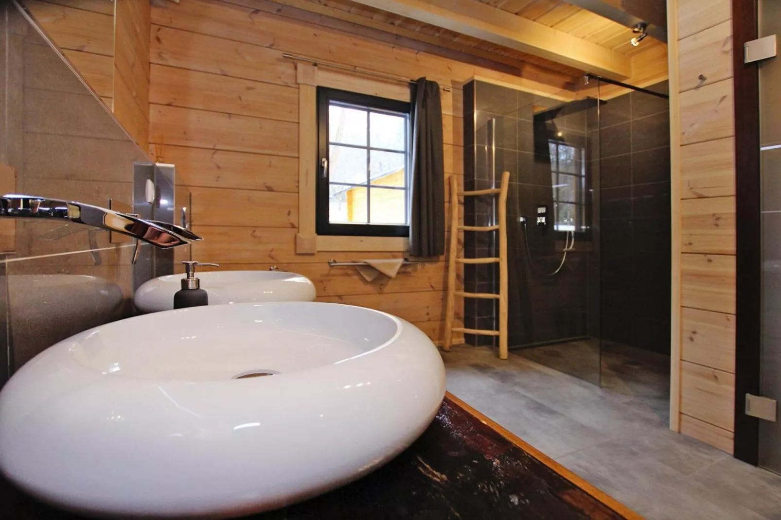7 Personen-Bathroom
