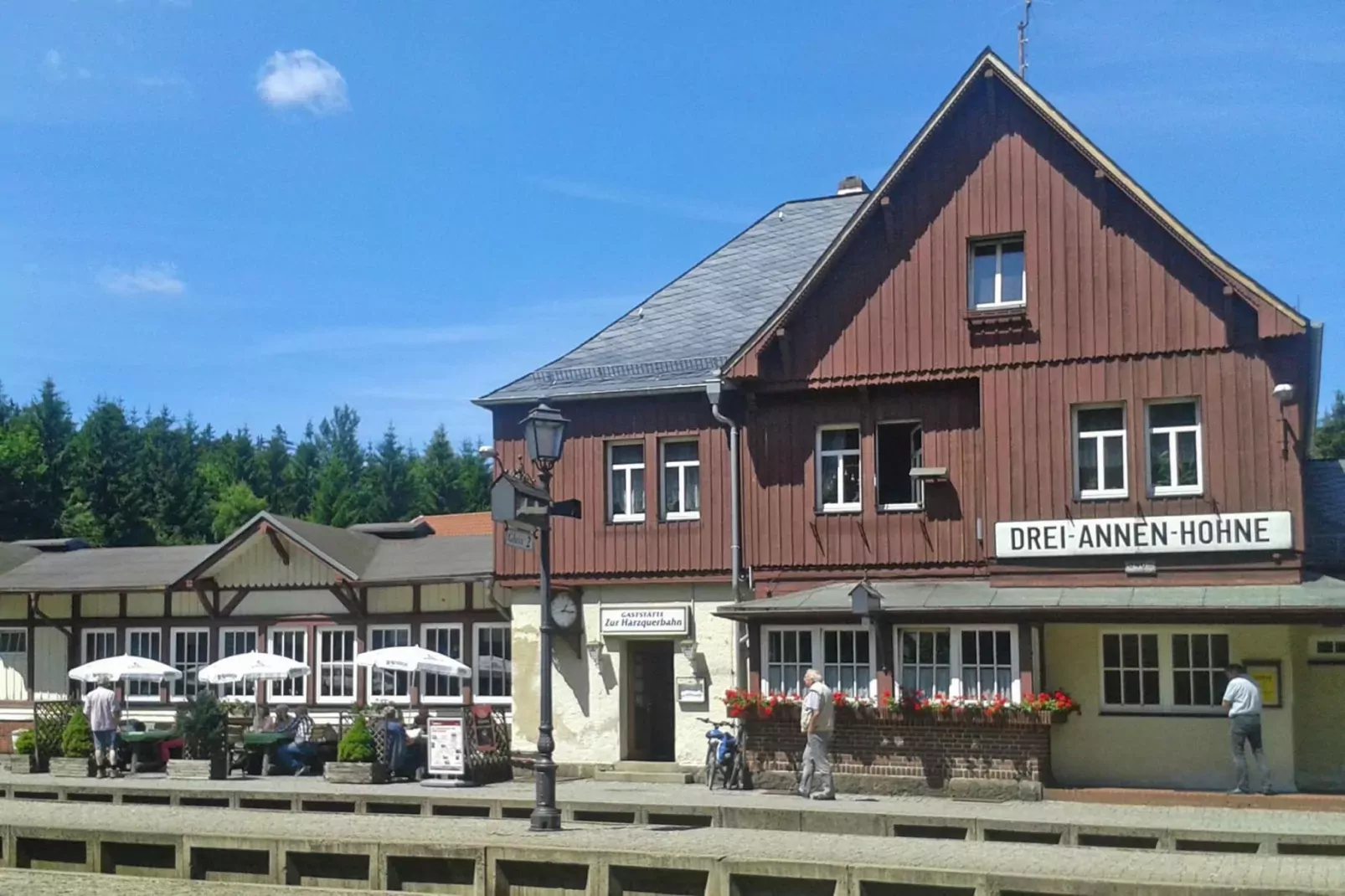 Apartment im alten Bahnhof-Exterior summer