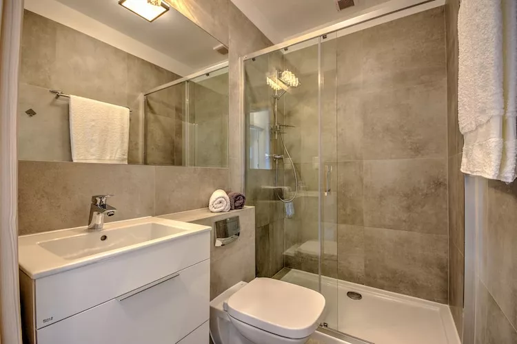 Apartament 6-os ul Zdrowia 3-7 Pobierowo-Badezimmer