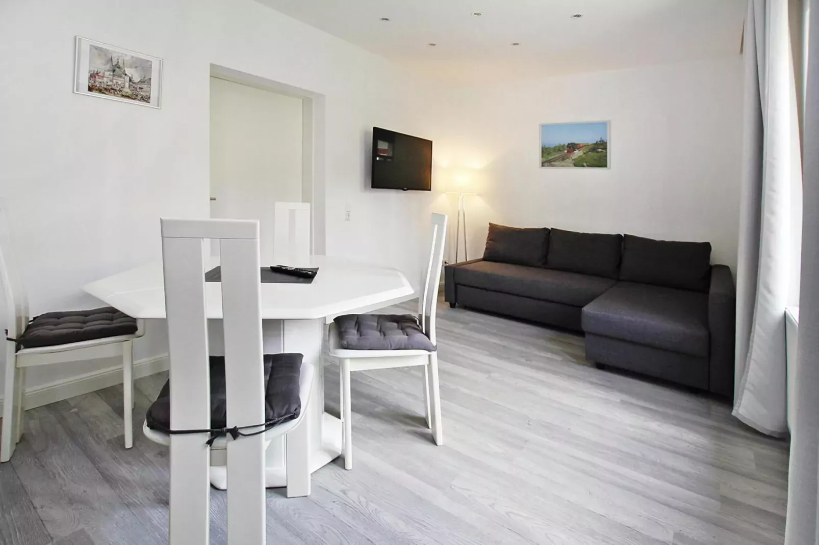 Apartment im alten Bahnhof-Dining room