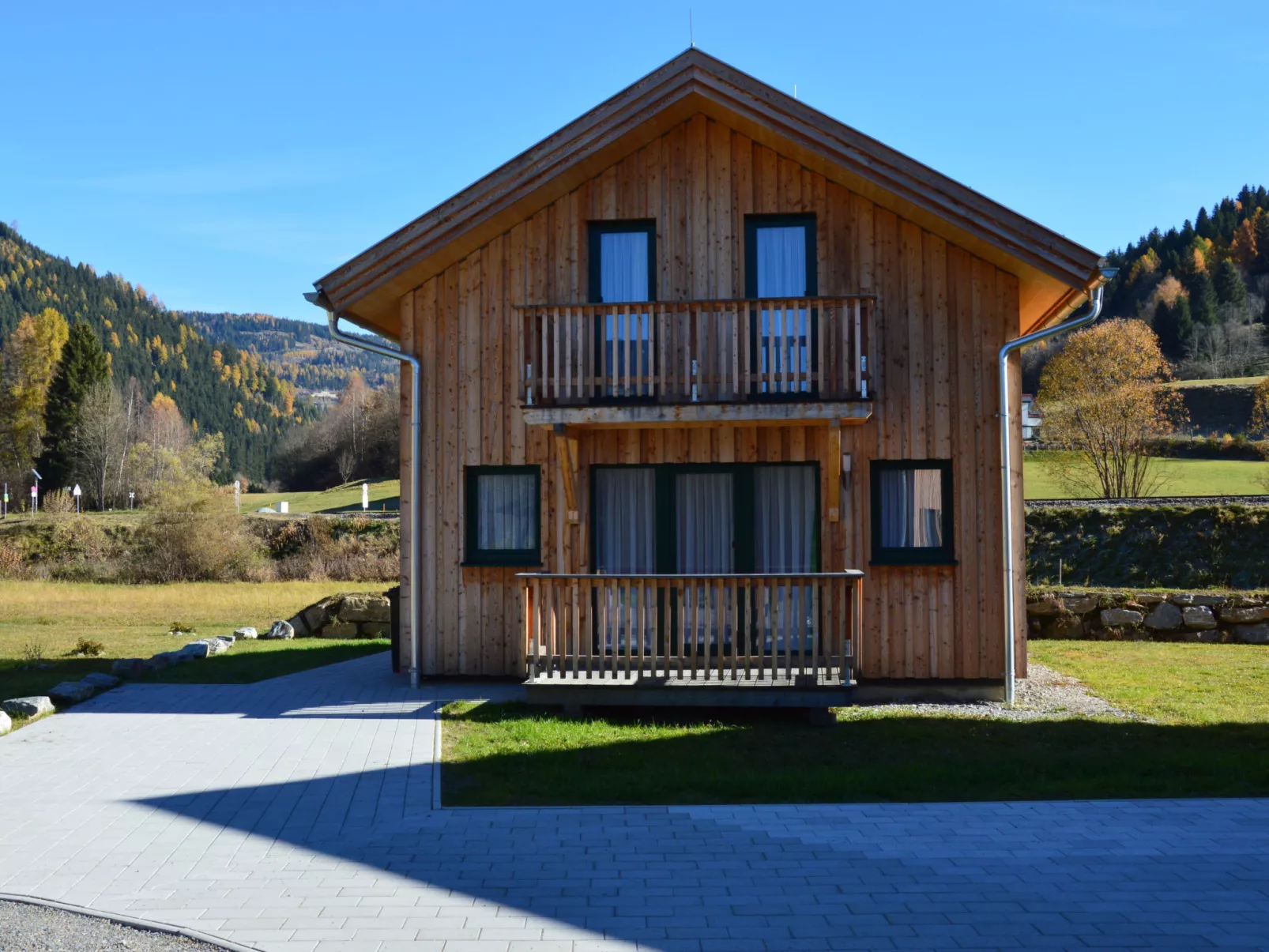 Stolz 2a-Outside
