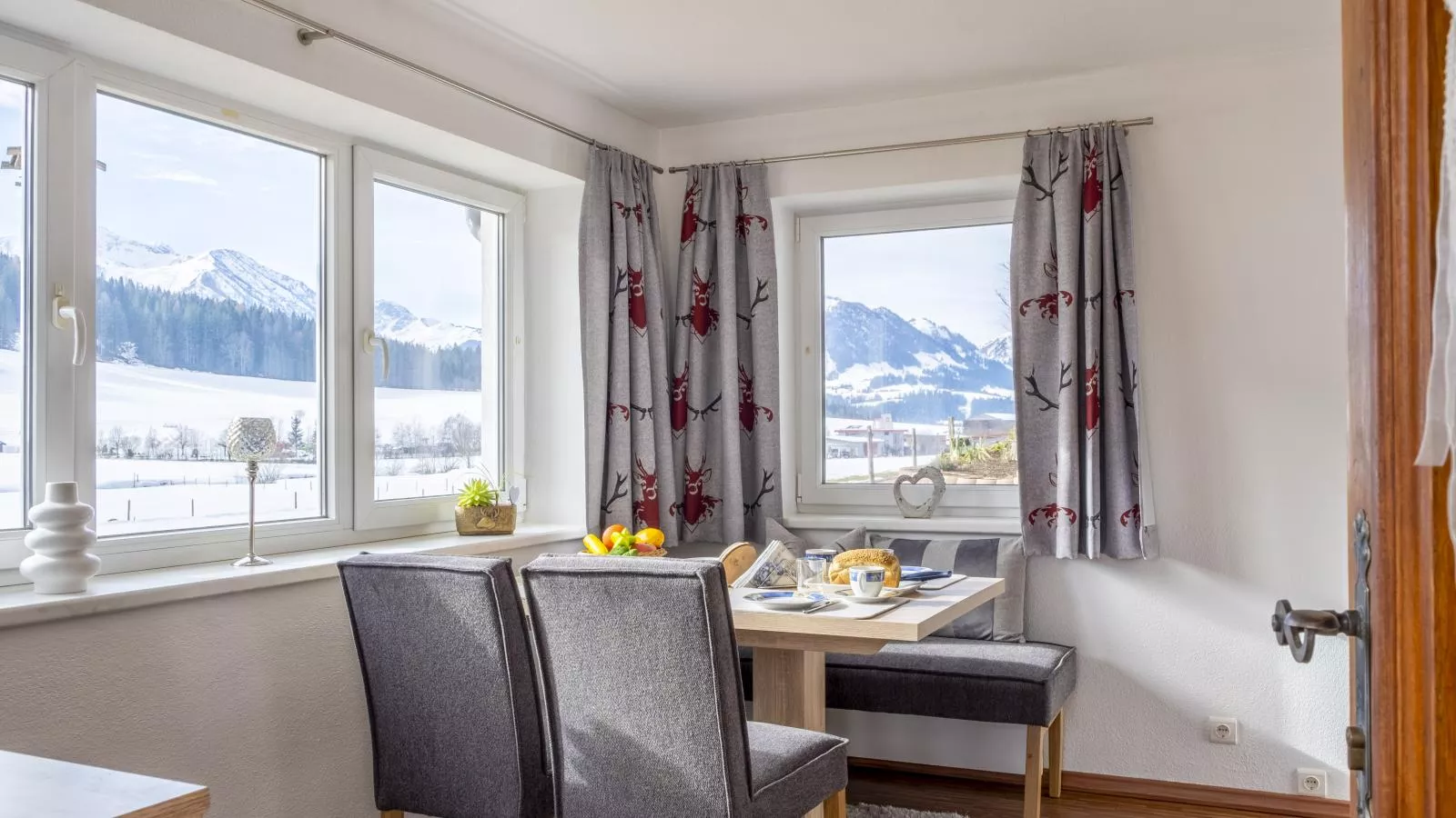 Alpenglück-Esszimmer