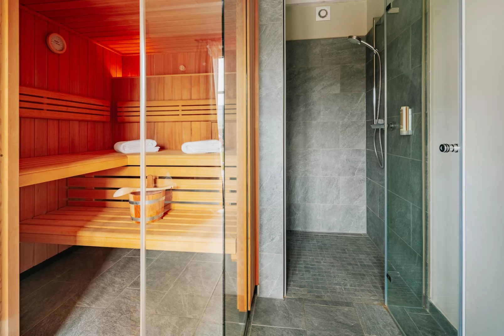 ExclusivLodge - 8 Pers-Bathroom