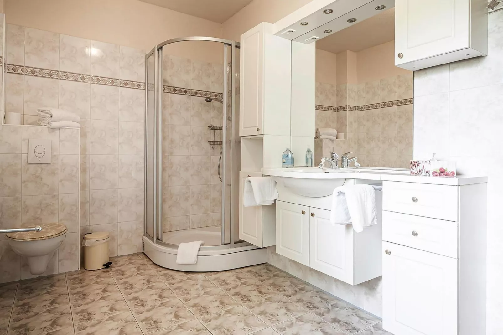 Haus 10-Bathroom