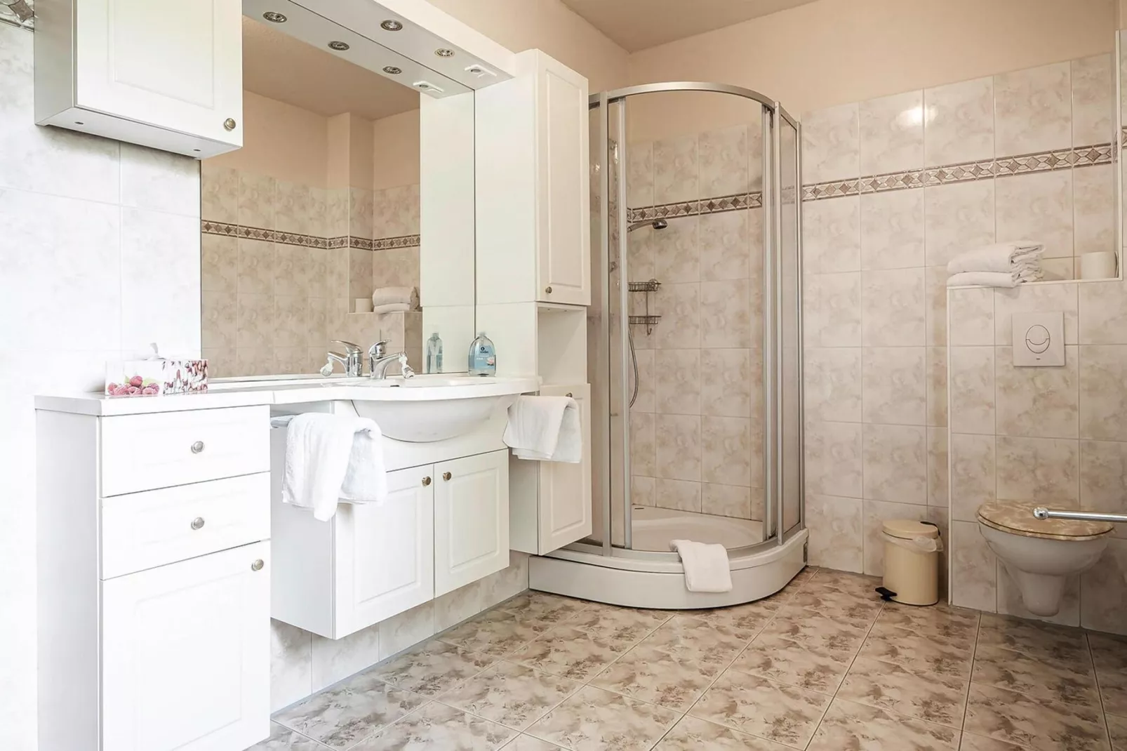 Haus 10-Bathroom