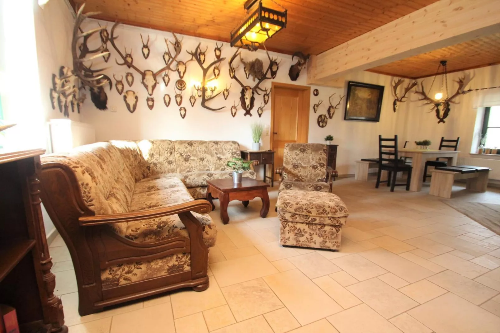 DHH 130 qm-Living room