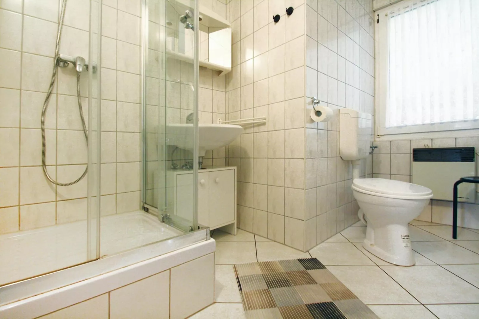 Feriensiedlung Am Grundlossee / DHH Typ 1 40 qm 4 Pers-Bathroom