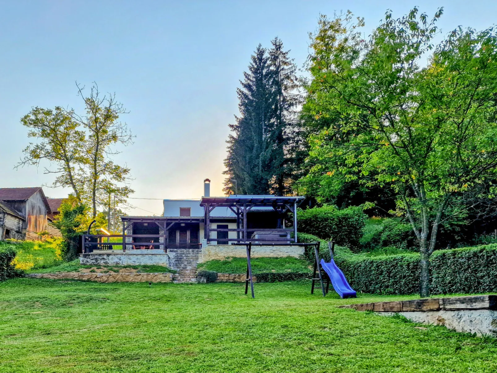Pixie House-Outside