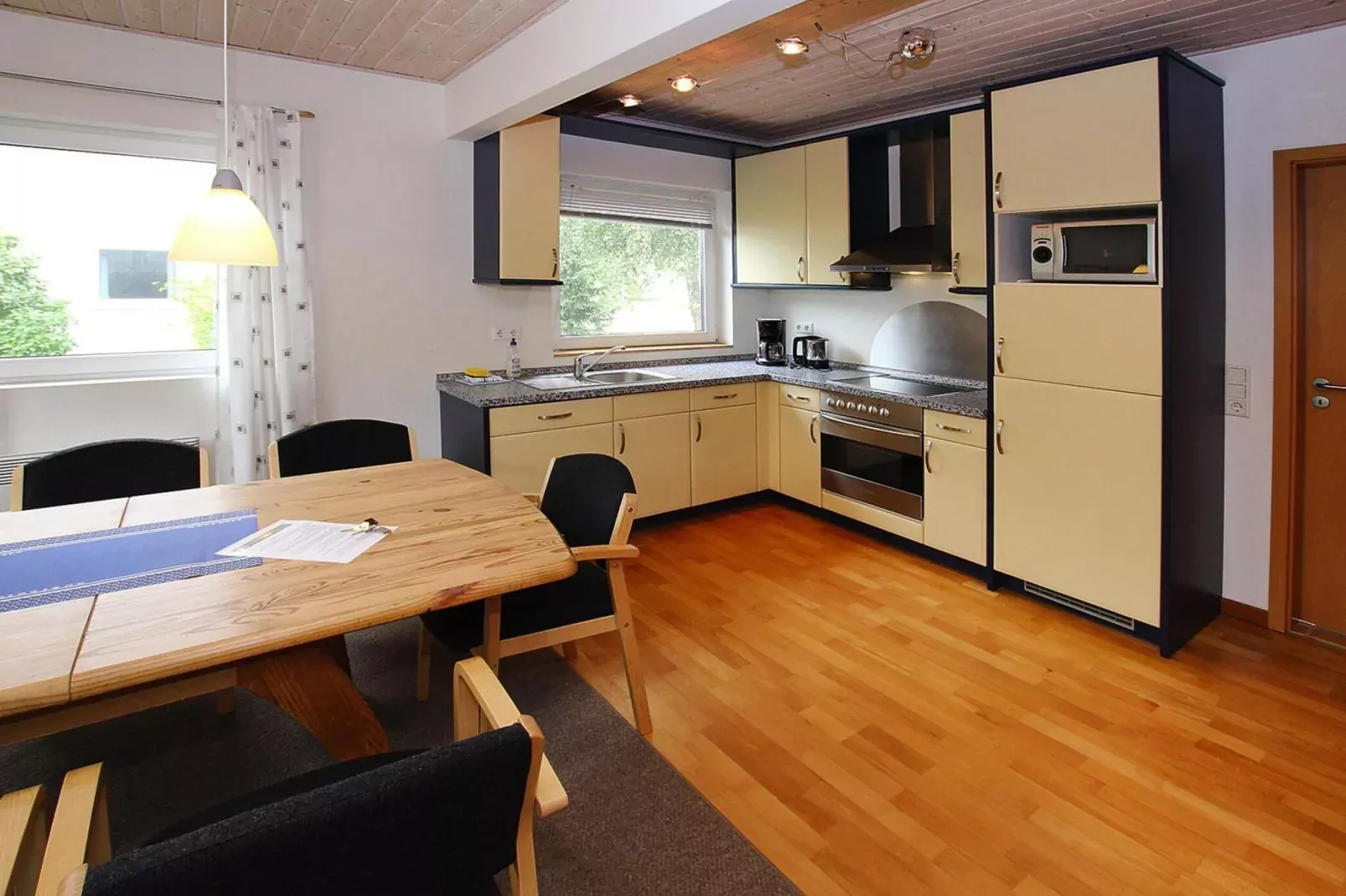 Teichrose 108 qm 9 Personen-Kitchen