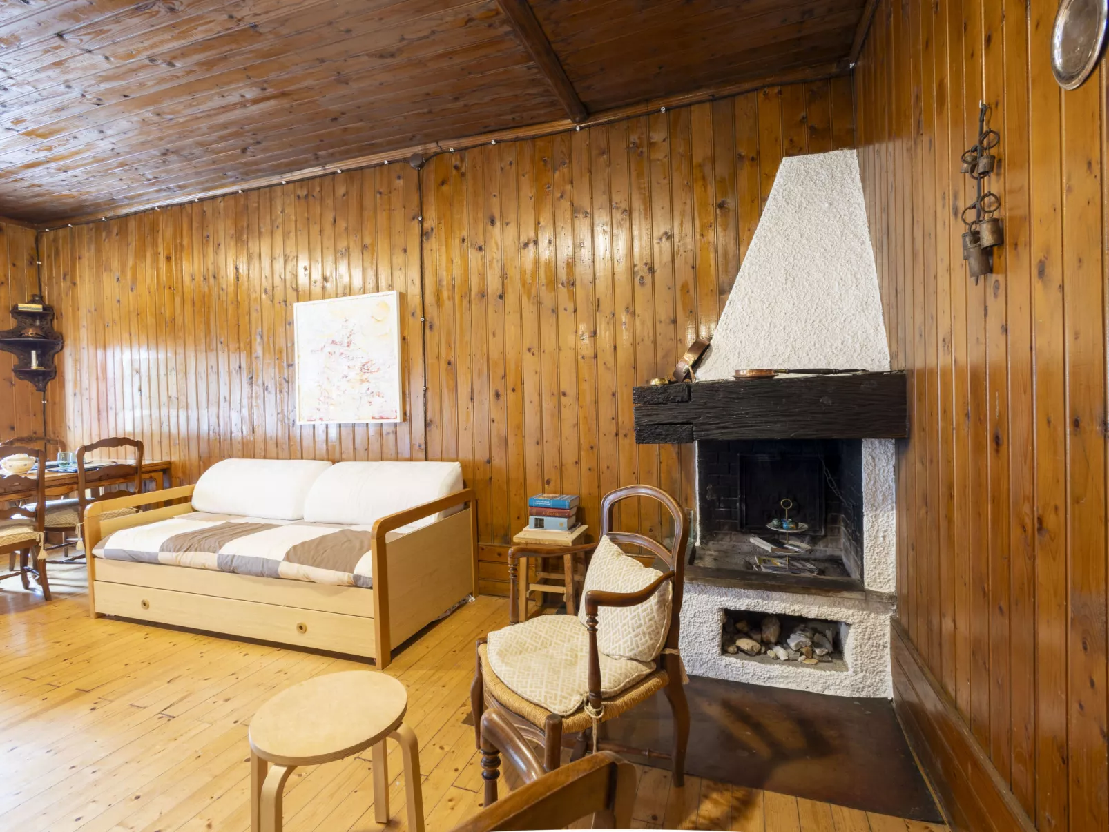 Don Romeo Mountain Flat-Inside