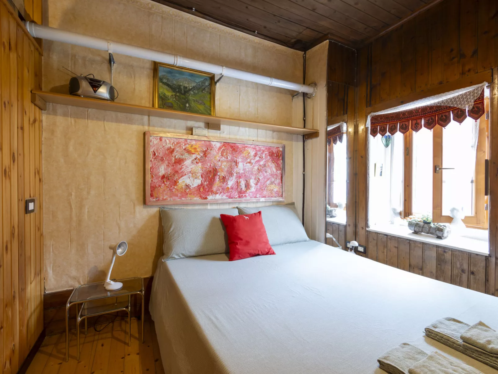 Don Romeo Mountain Flat-Inside