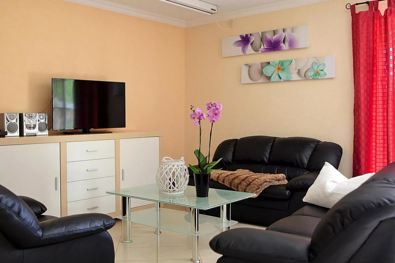 FH Nr 2 mit Hund 7-8 Personen 135 qm-Salon