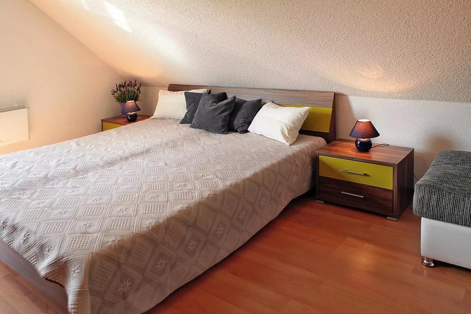 FH Nr 2 mit Hund 7-8 Personen 135 qm-Chambre