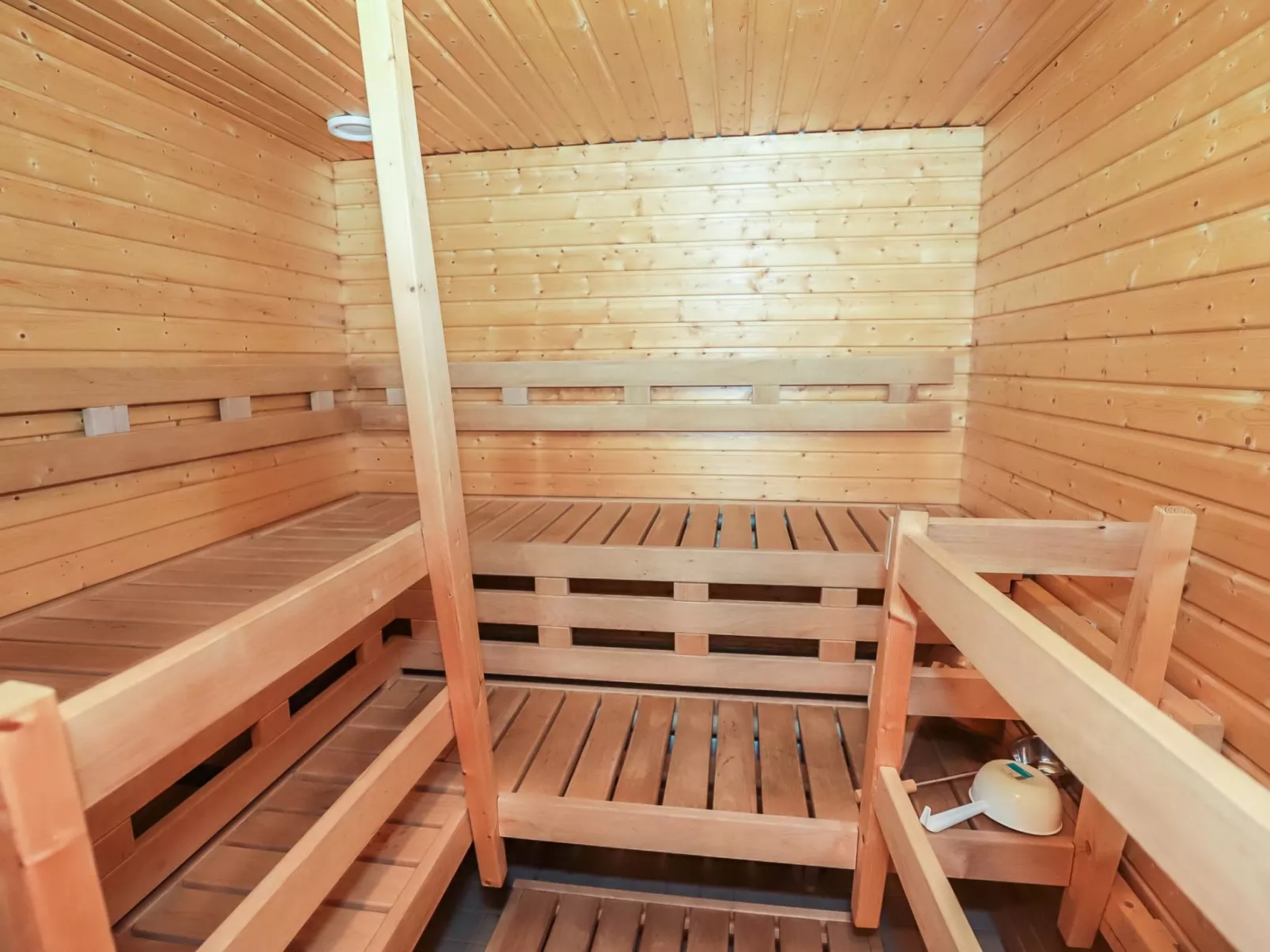 Rukan taikavuosselin helmi 8 b-Inside