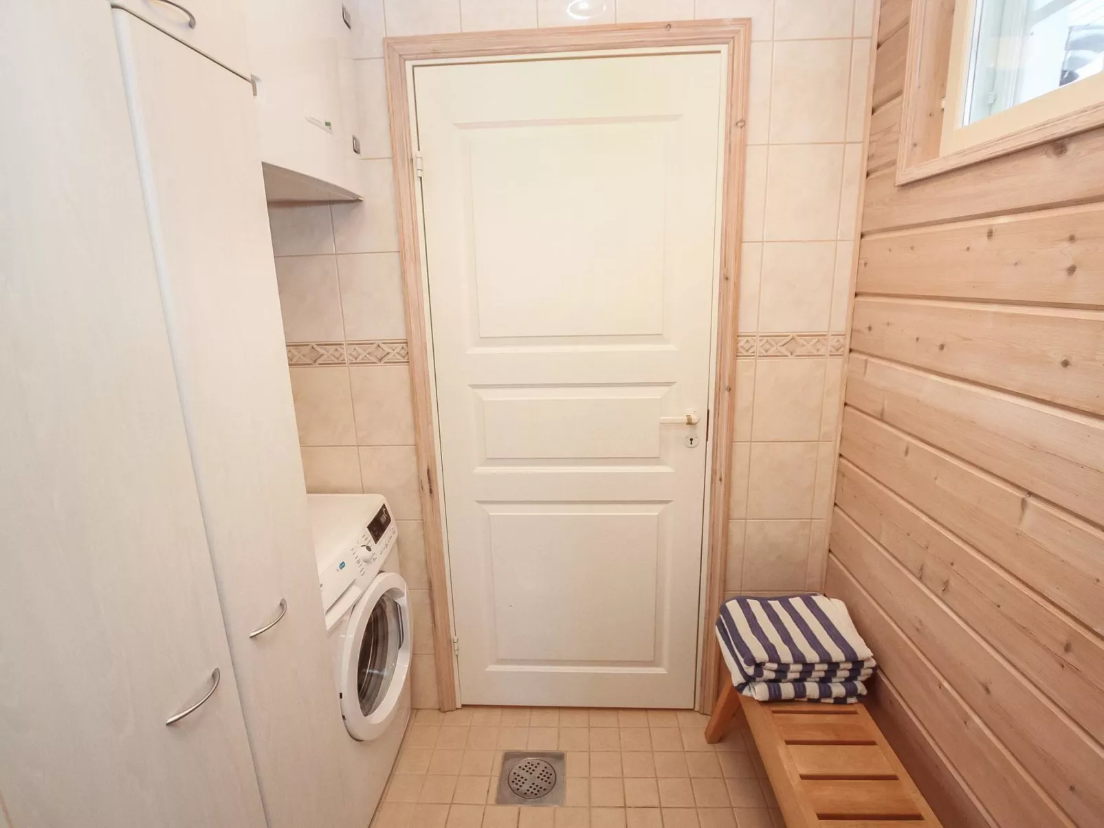 Rukan taikavuosselin helmi 8 a-Inside