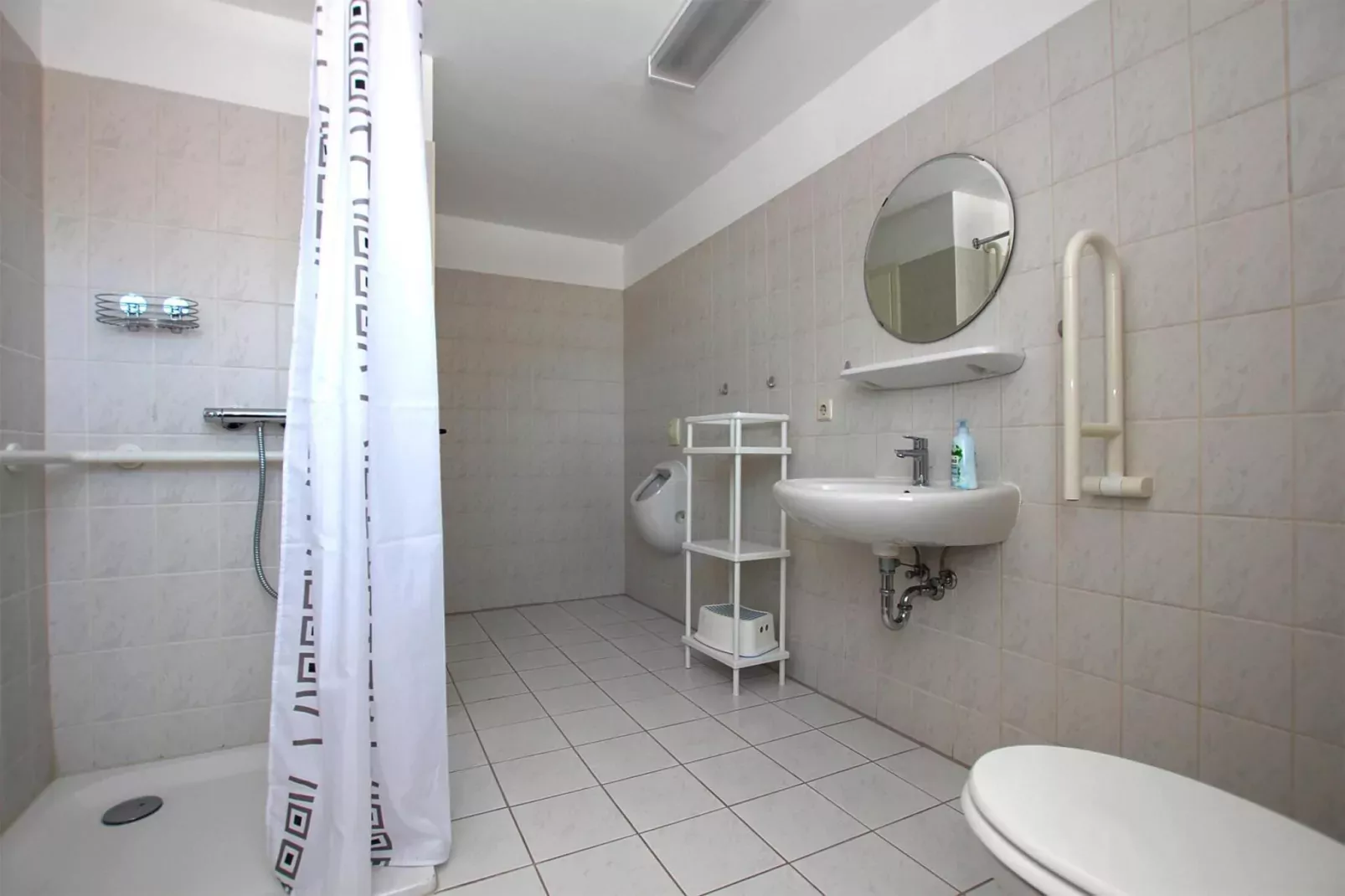 Erdgeschoss 80 qm-Bathroom