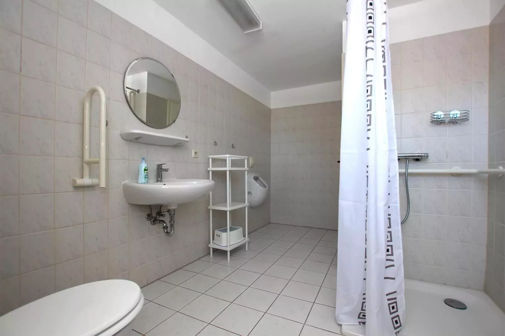 Erdgeschoss 80 qm-Bathroom