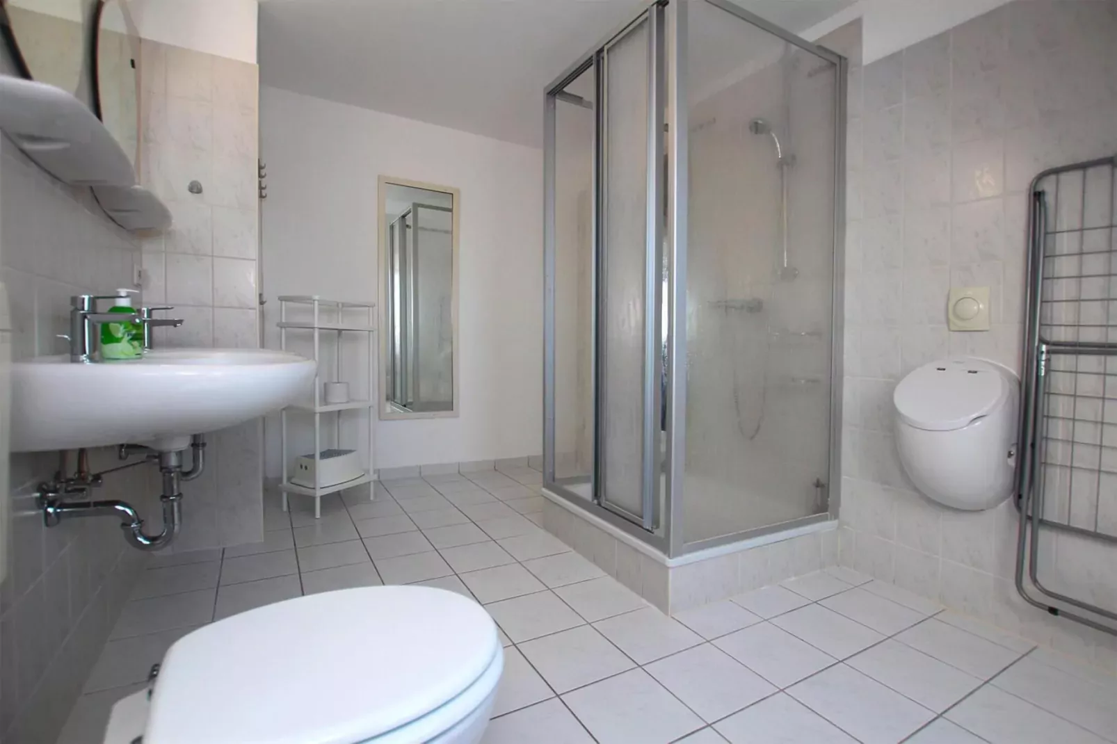 Obergeschoss 90 qm-Bathroom