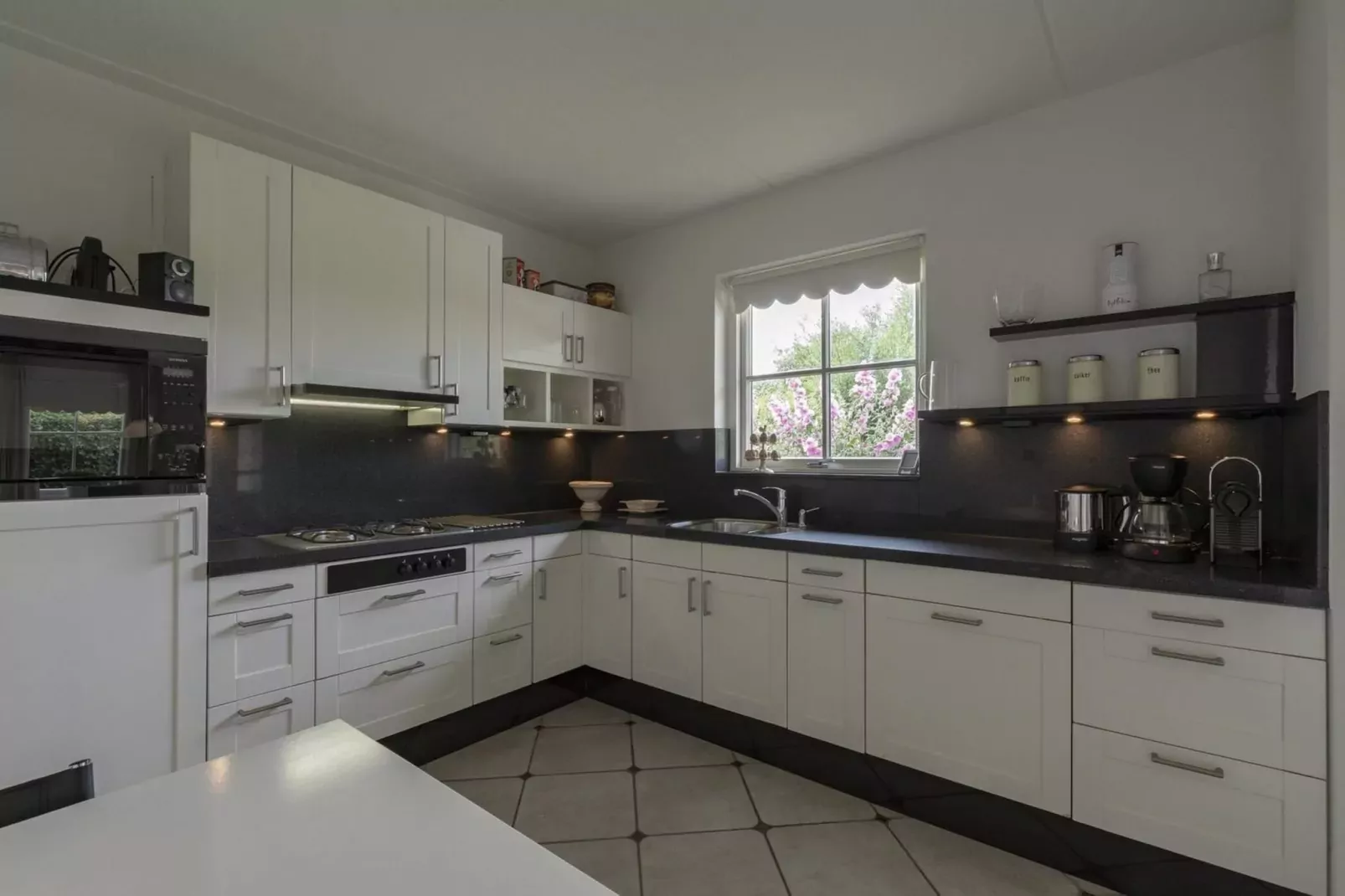 De Buitenplaats 16-Kitchen