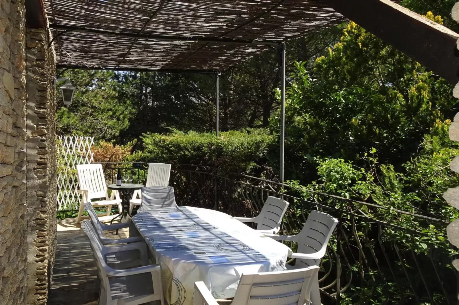 Ferienhaus in Vaison-la-Romaine / L'Olivier-Terrace balcony
