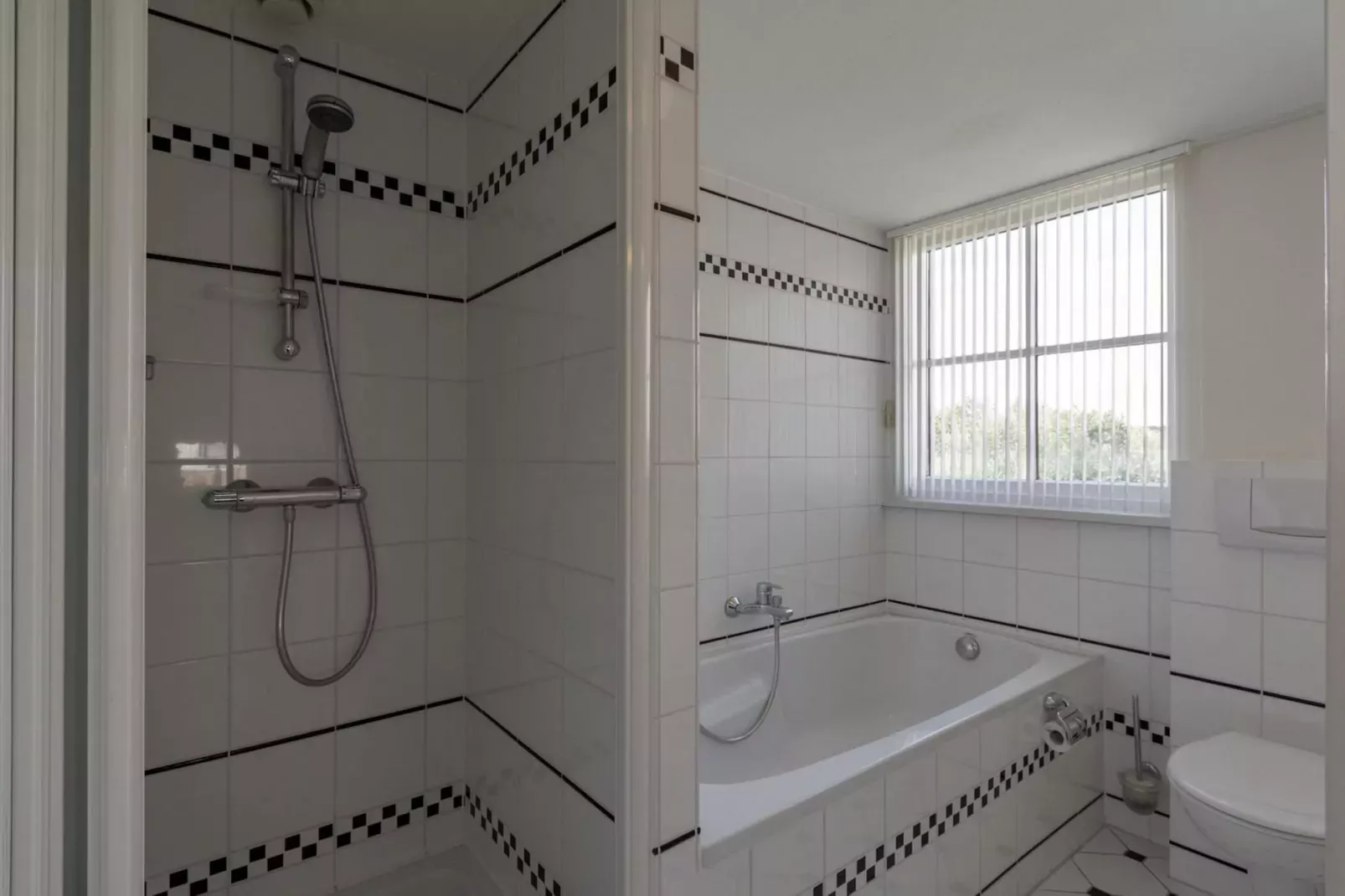 De Buitenplaats 16-Bathroom